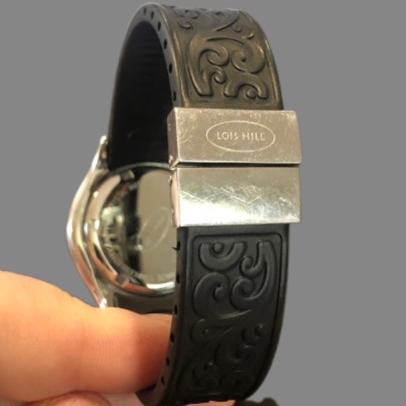 LOIS HILL Round Hot Pink Scroll Face Watch Filigree Rubber Band Sapphire Crystal - Picture 5 of 17